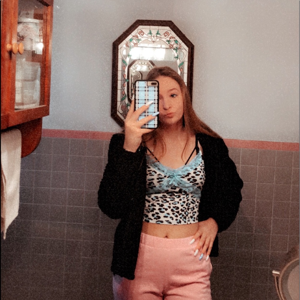 Meet your Posher, Anya